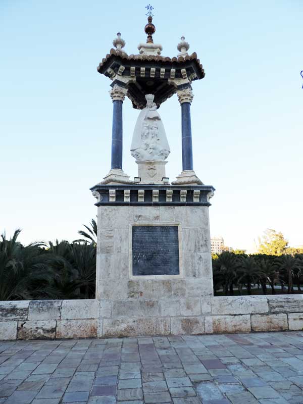 puentedelmar statue